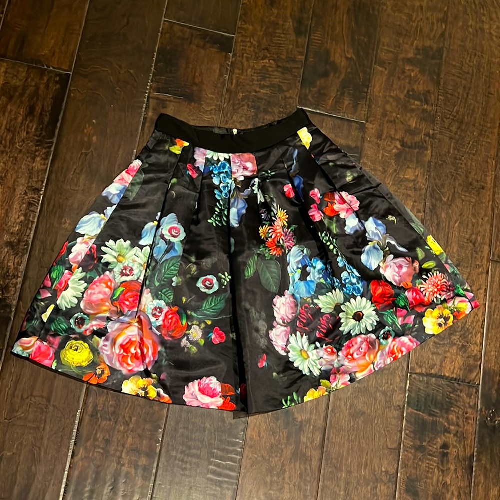 Ted Baker floral skirt sz 1